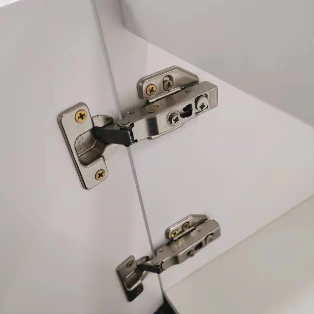 Clearance - CLOVER 600mm Wall Hung Bathroom Vanity - Image 9
